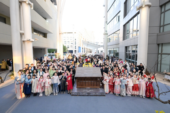 第五届人文节举办中国传统文化体验日活动