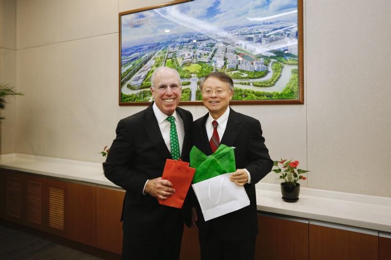  President Stephen Spinelli of Babson College visits ShanghaiTech University   