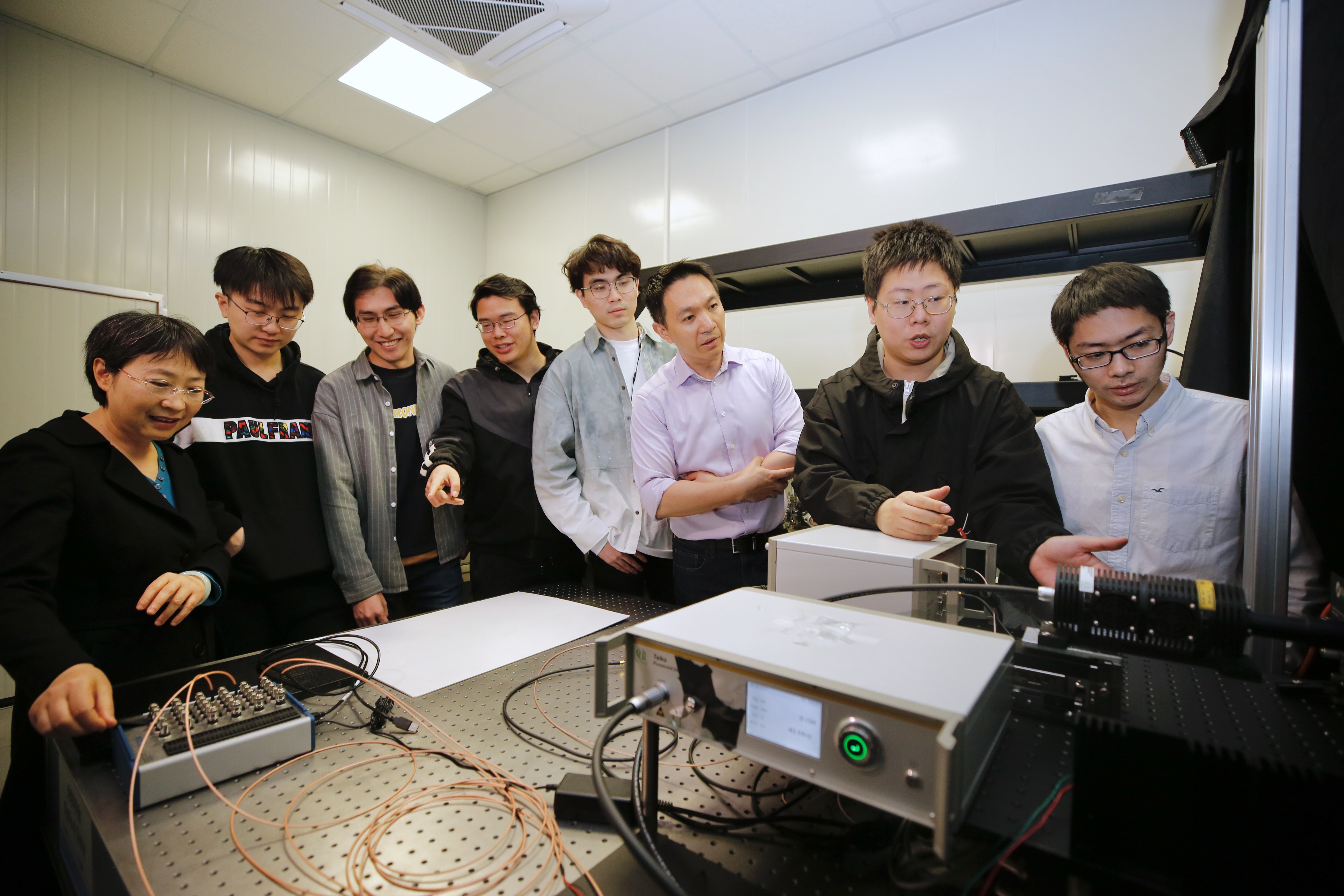 信息学院虞晶怡课题组在光子智能研究领域取得重大突破