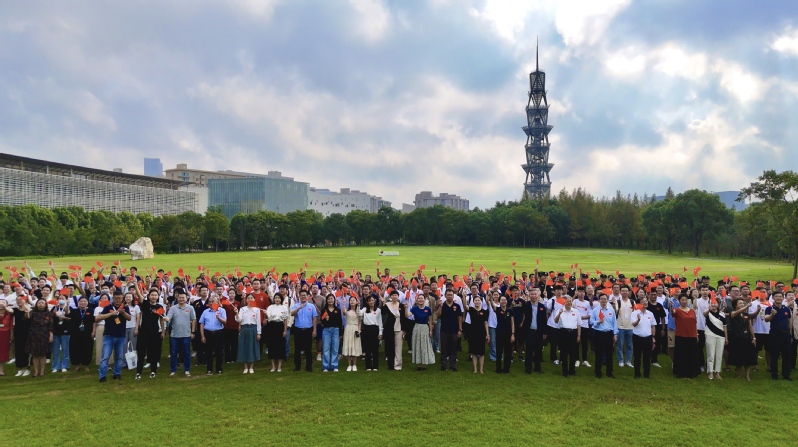 上海科技大学举行升国旗仪式