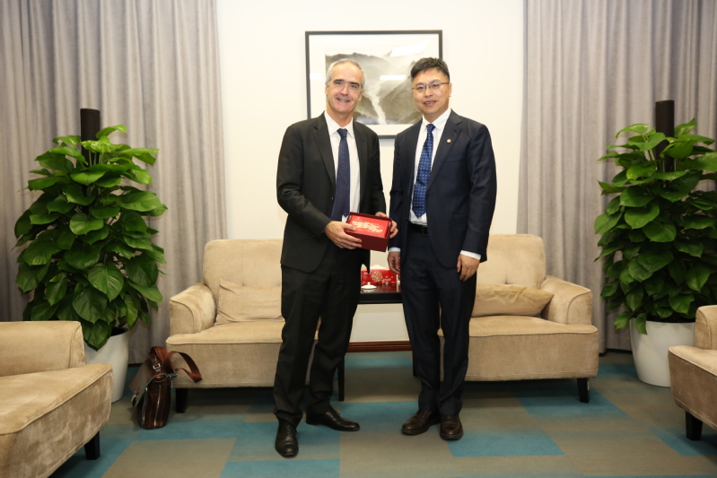 President of the National Center for Gene Therapy and Drugs based on RNA Technology, in Italy, visits ShanghaiTech University