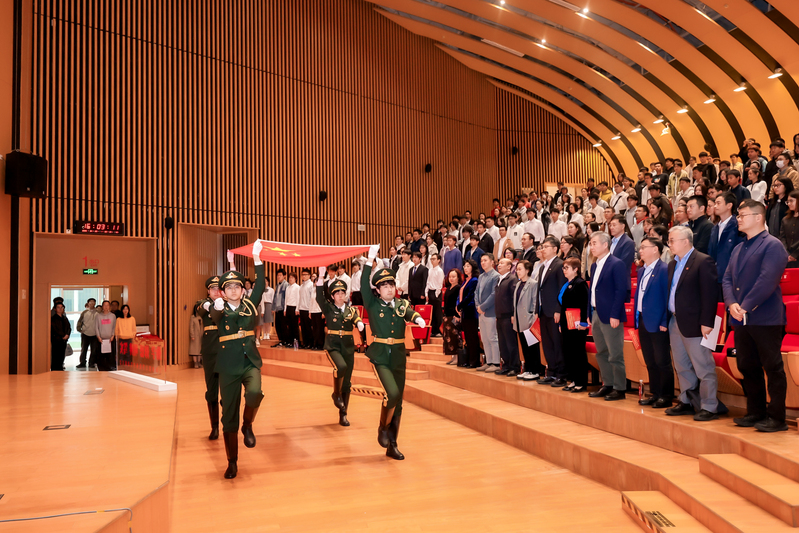 上海科技大学举行纪念五四运动107周年暨优秀学生表彰会