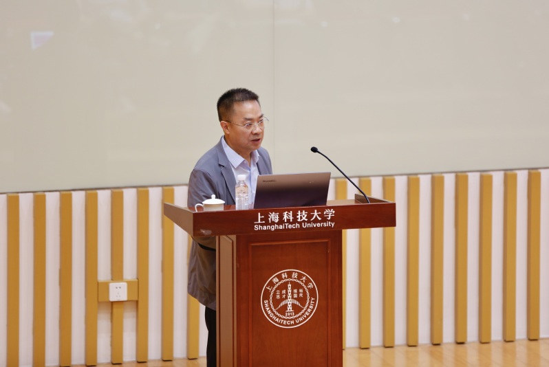 引力波奏响宇宙新乐章：戴子高院士做客上科大讲坛，描绘多信使天文学全景图
