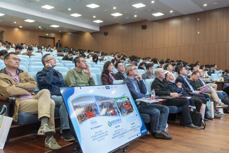 上海科技大学举行2025年产业实践答辩会