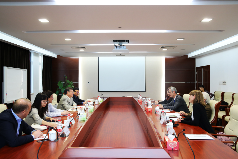 帕多瓦大学校长访问上海科技大学